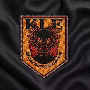 男生脱女生衣服啪啪
