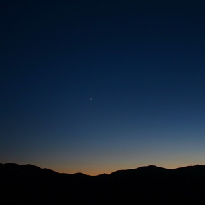 男生脱女生衣服啪啪
