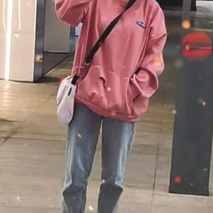 男生脱女生衣服啪啪
